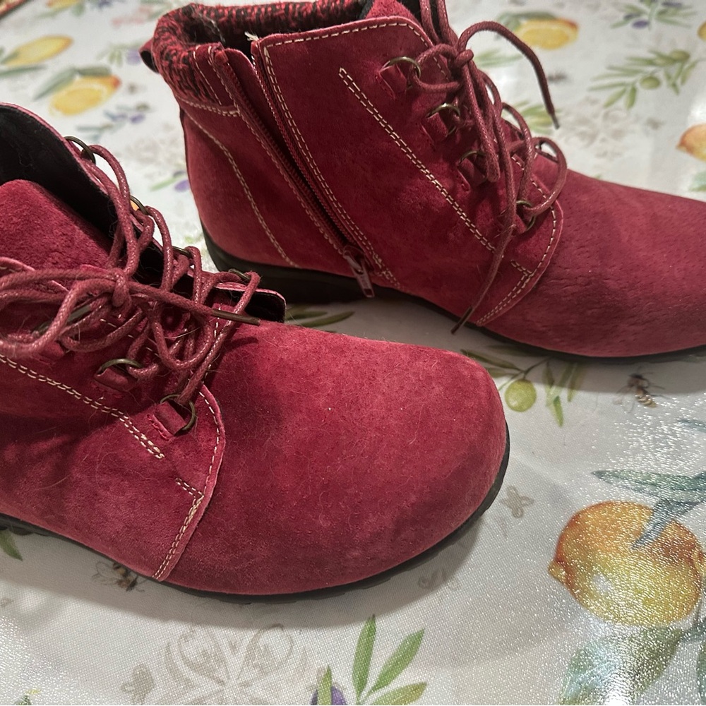 Propét Women's Red Ankle Boots (Wide fit) - Picture 2 of 4
